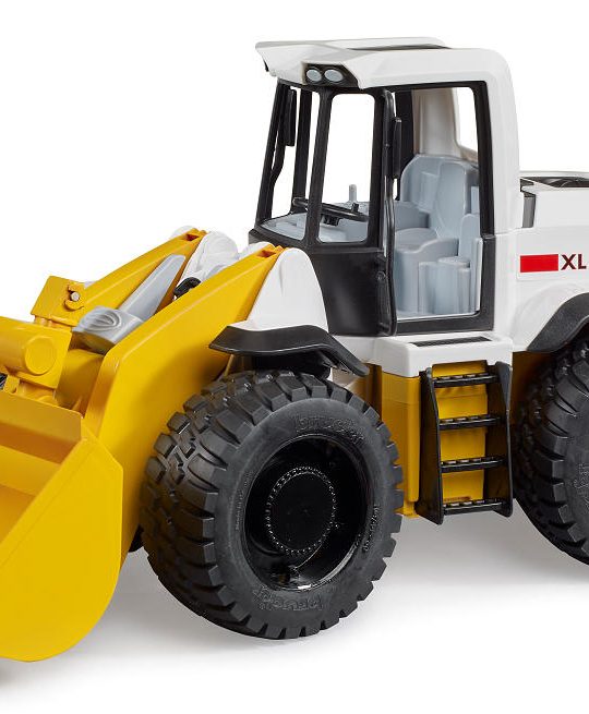 Bruder Roadmax Shovel